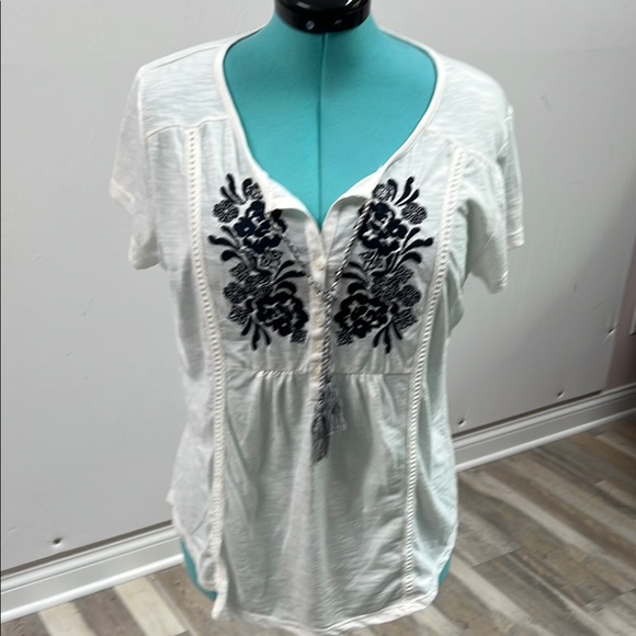 Style & Co Tops - Style & Co White Blouse with Navy Embroidery and Ruched Details
